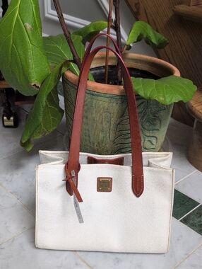 Dooney & Bourke Small Shopper Tote EUC